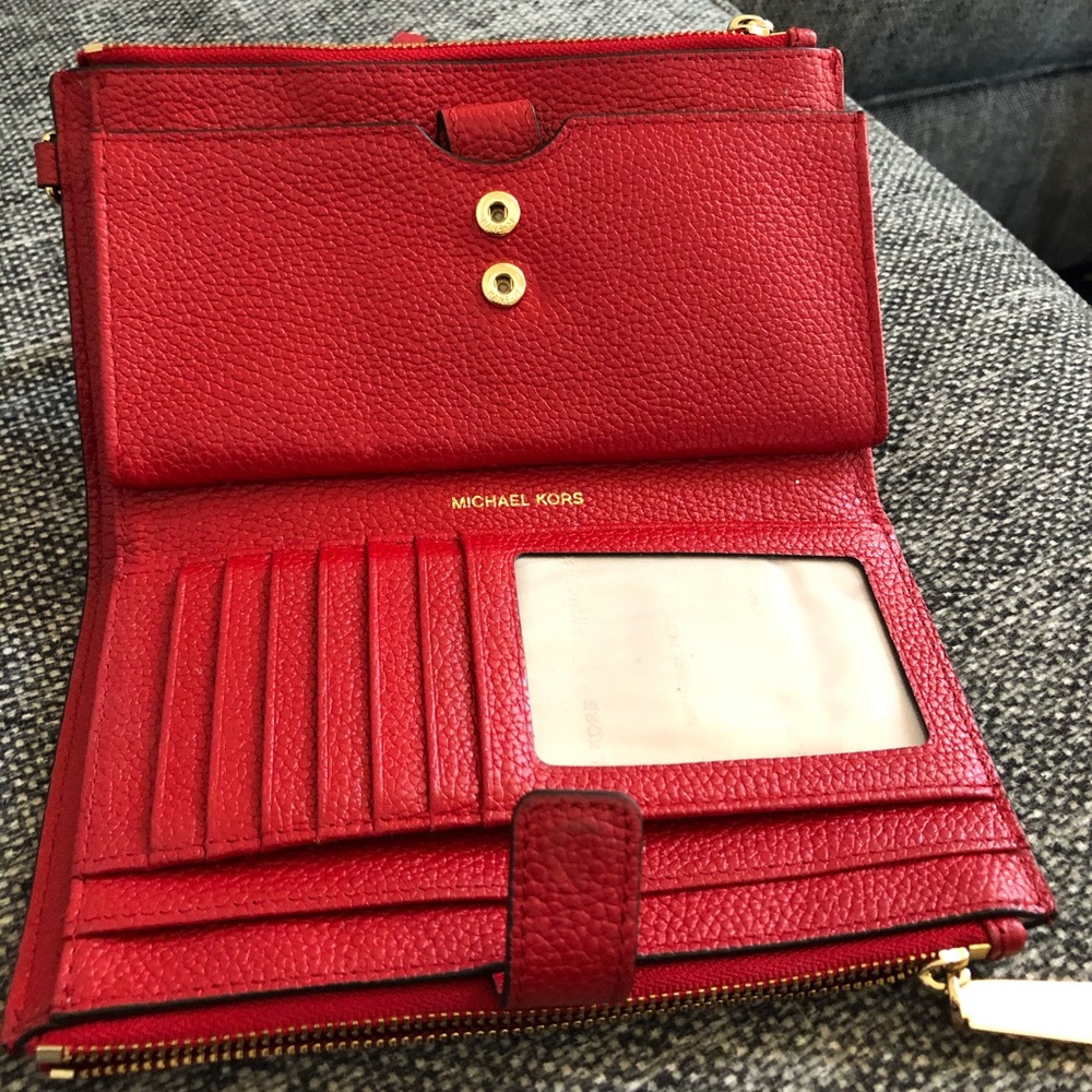 MK wallet +iPhone P8 holder + wrist wallet